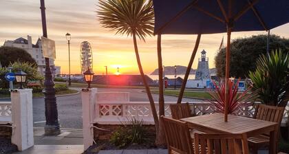 Min y Don Llandudno