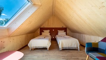 2 bedrooms, iron/ironing board, travel cot, free WiFi