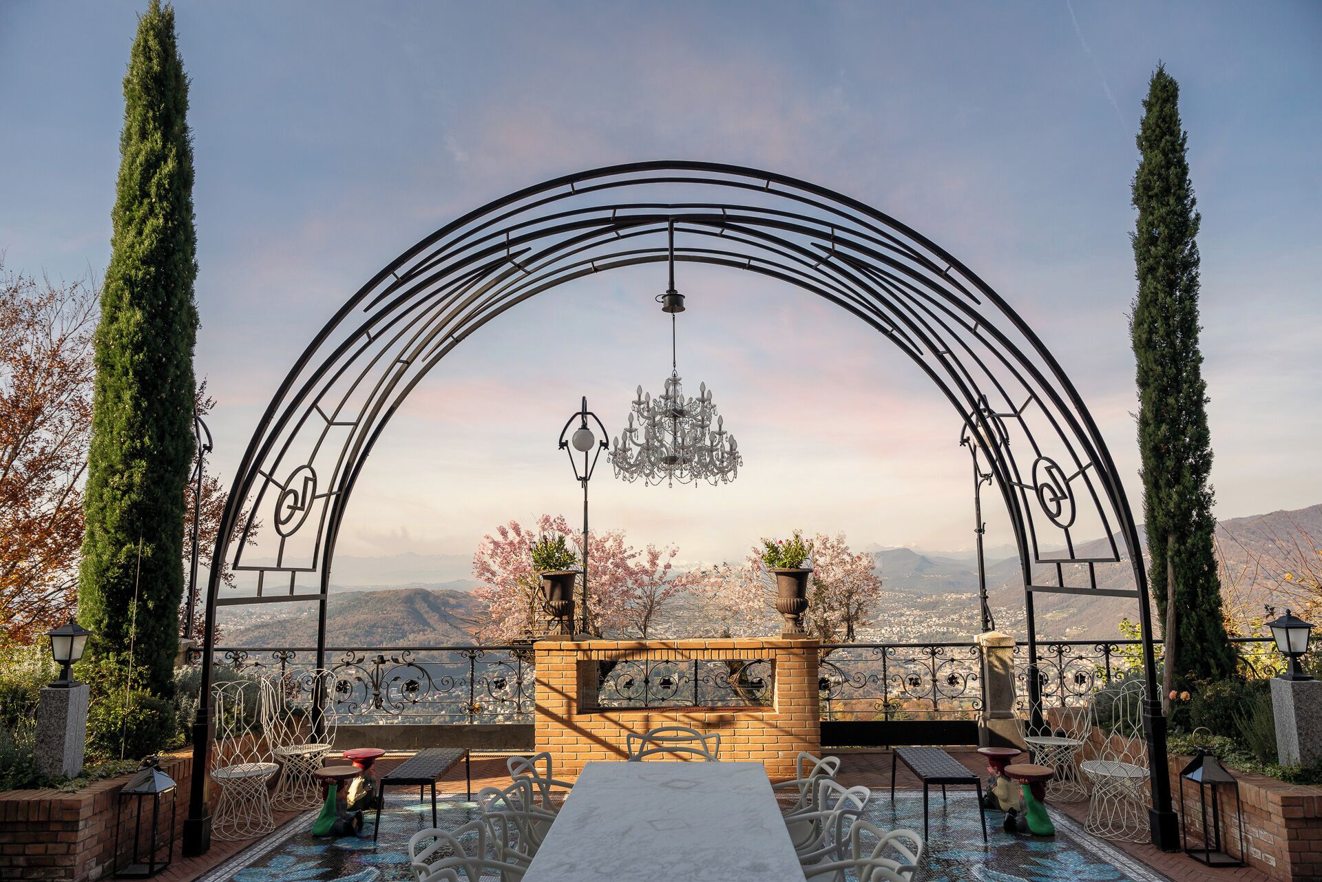 3 restauranter, frokost, lunsj og middag serveres, italienske retter