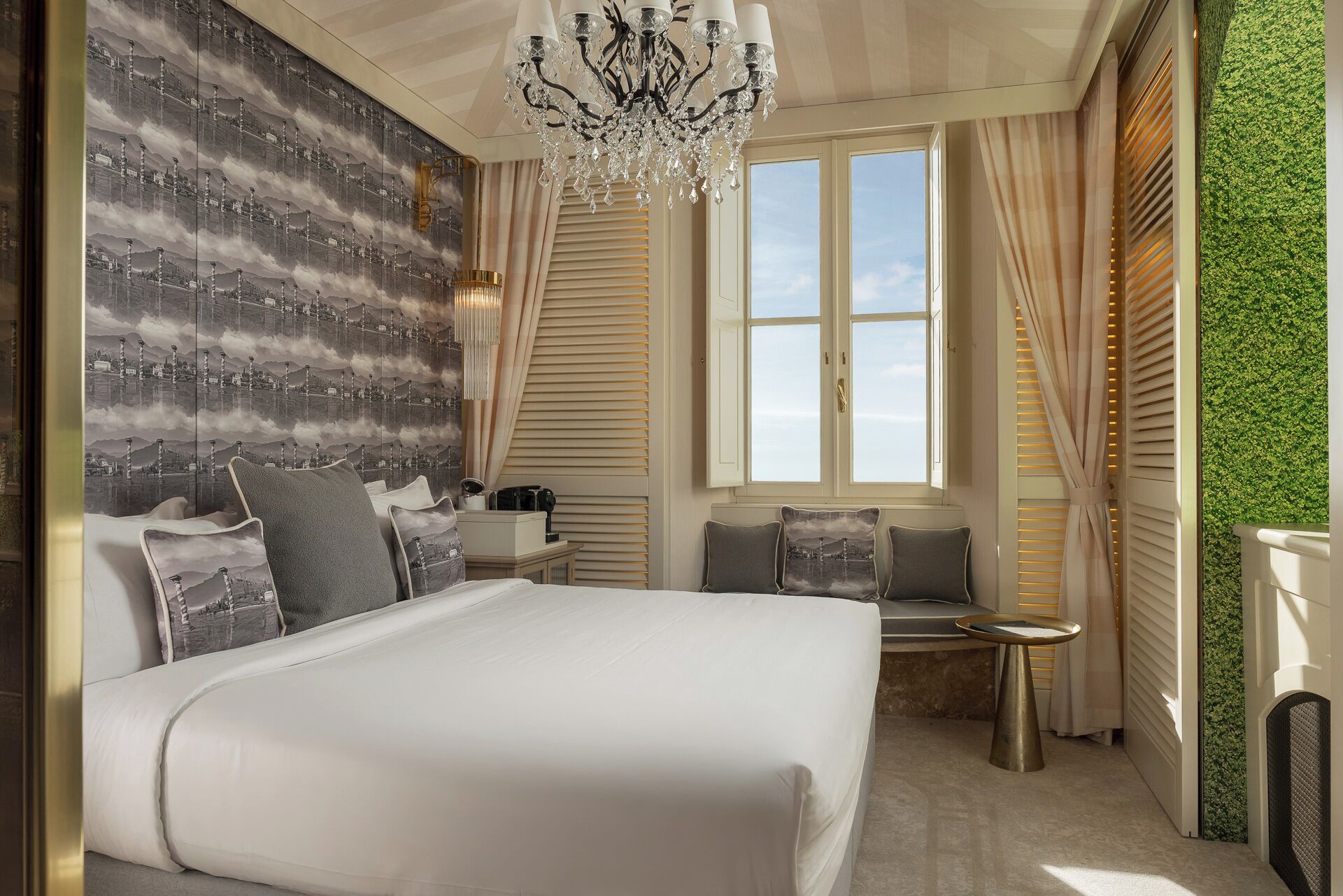 CABANA SIGNATURE ROOM, MOUNTAIN VIEW | Egyptian cotton sheets, premium bedding, down comforters