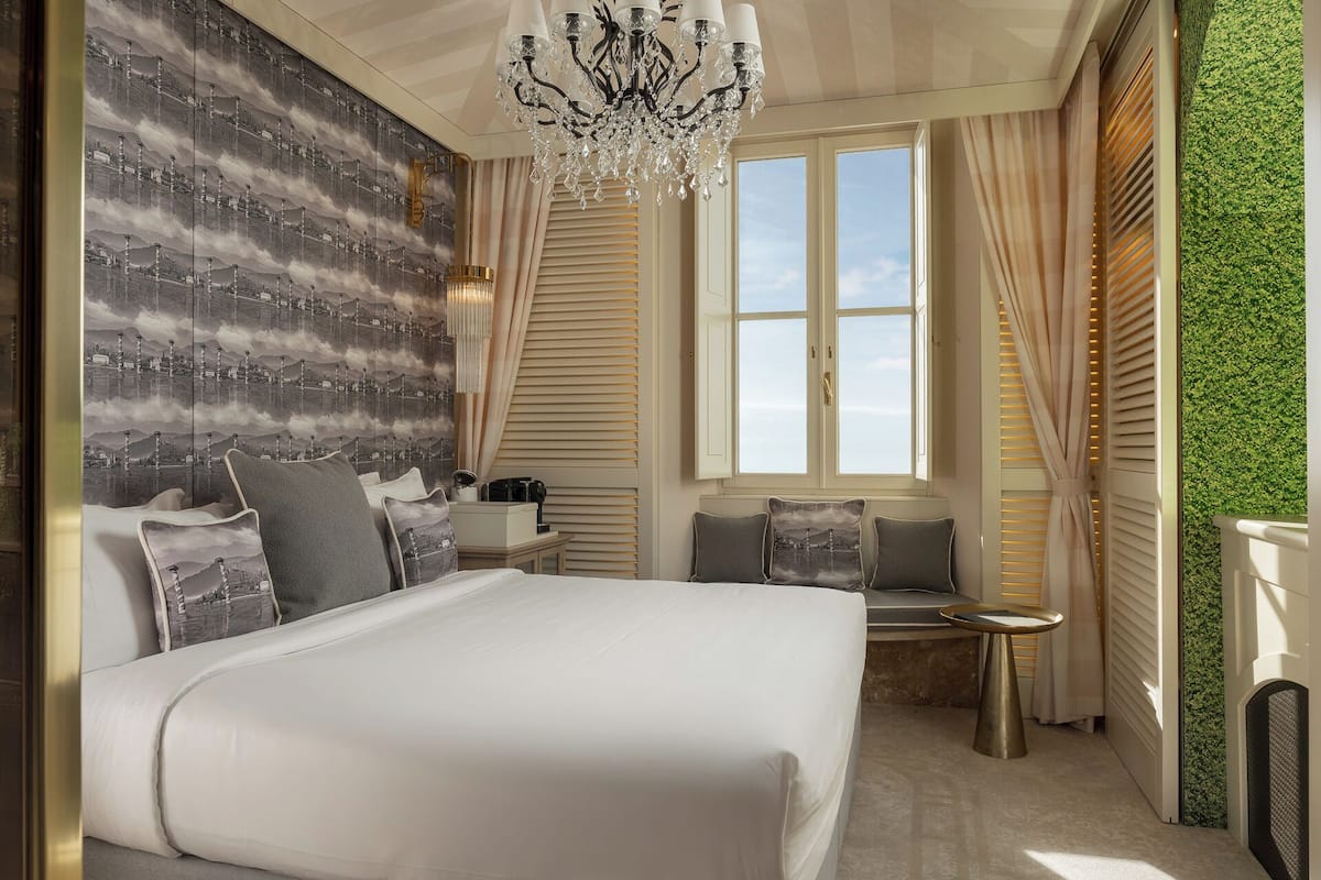 CABANA SIGNATURE ROOM, MOUNTAIN VIEW | Egyptian cotton sheets, premium bedding, down comforters