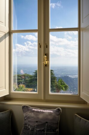 City view from property - Nuvole Garden Hotel (Brunate)