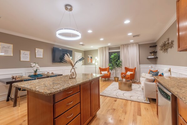 Interior - 20% Off. Ask Abt Deals. Stunning 3BR 2BA 7Beds 11 Ppl. American Dream 15 mins (Bayonne)