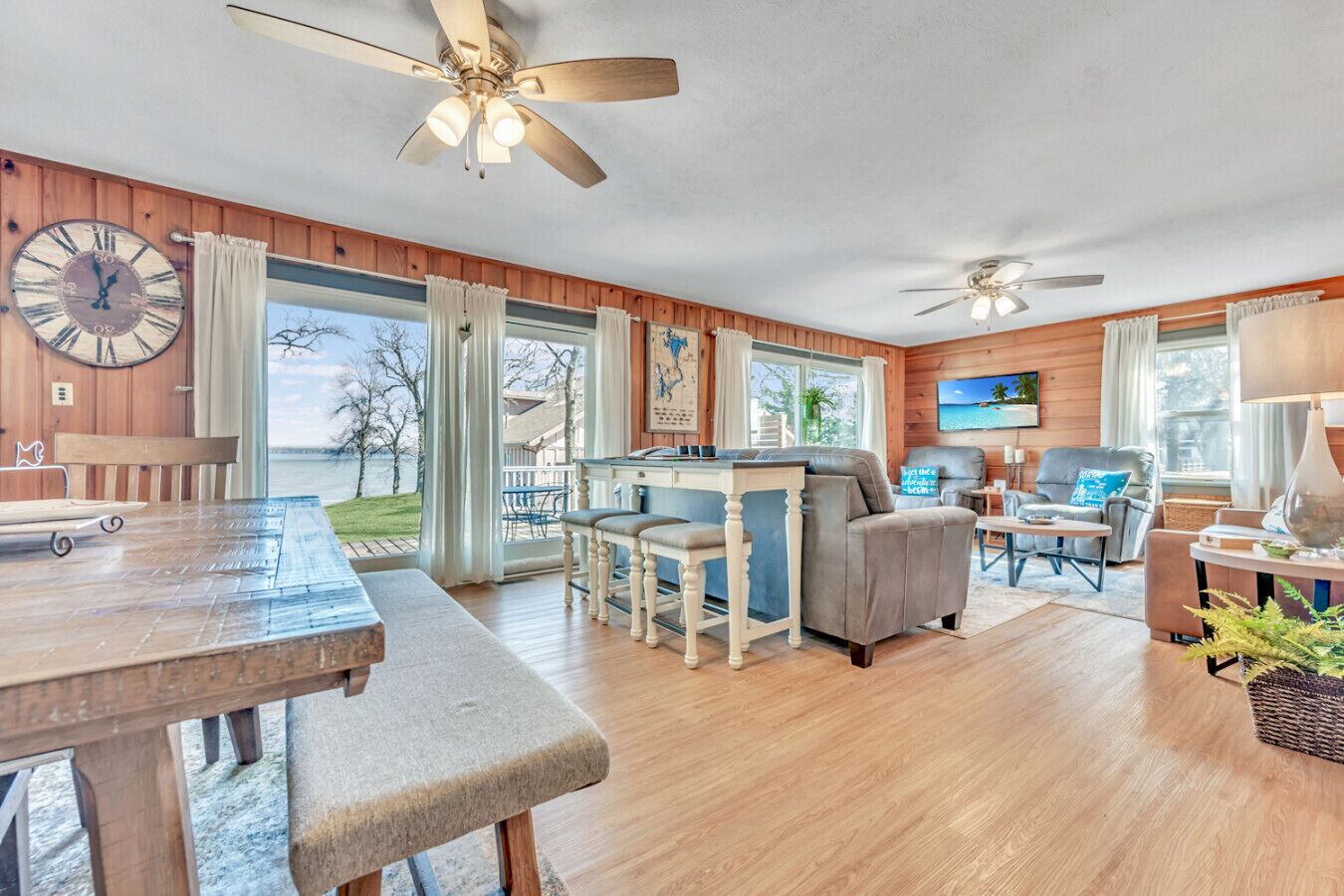 Smart TV, foosball, table tennis