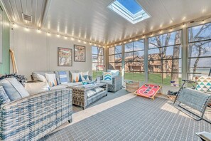 Smart TV, foosball, table tennis