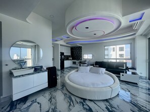 TV - Luxury 1 Bdr Beachfront Ying Yang (Cartagena de Indias)