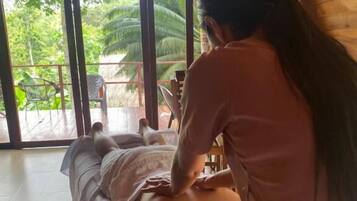 Family Cabin, Garden View | Private kitchen | Cookware/dishes/utensils