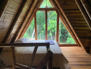 Baita familiare, vista giardino | 1 camera, Wi-Fi gratuito, lenzuola