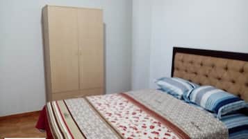 9 bedrooms, WiFi, bed sheets