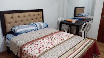 9 bedrooms, WiFi, bed sheets