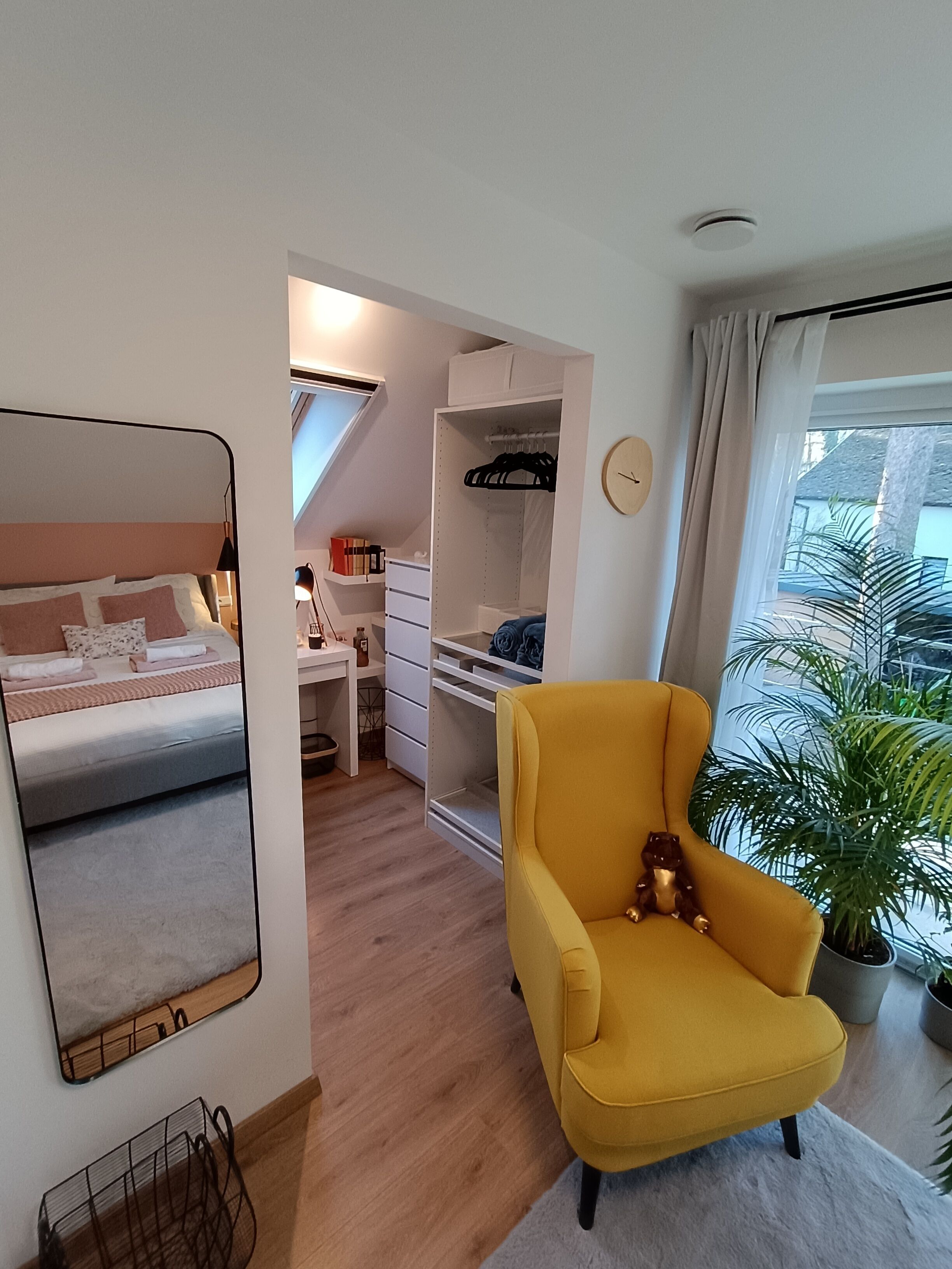 3 camere, una scrivania, ferro/asse da stiro, Wi-Fi gratuito