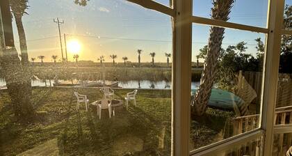 Newly Renovated Fish Camp, Private Boat Dock, Fire Pit