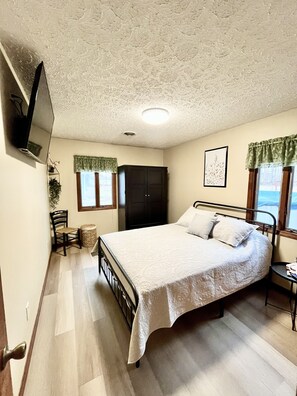 3 makuuhuonetta, vauvan matkasänky, ilmainen Wi-Fi, vuodevaatteet