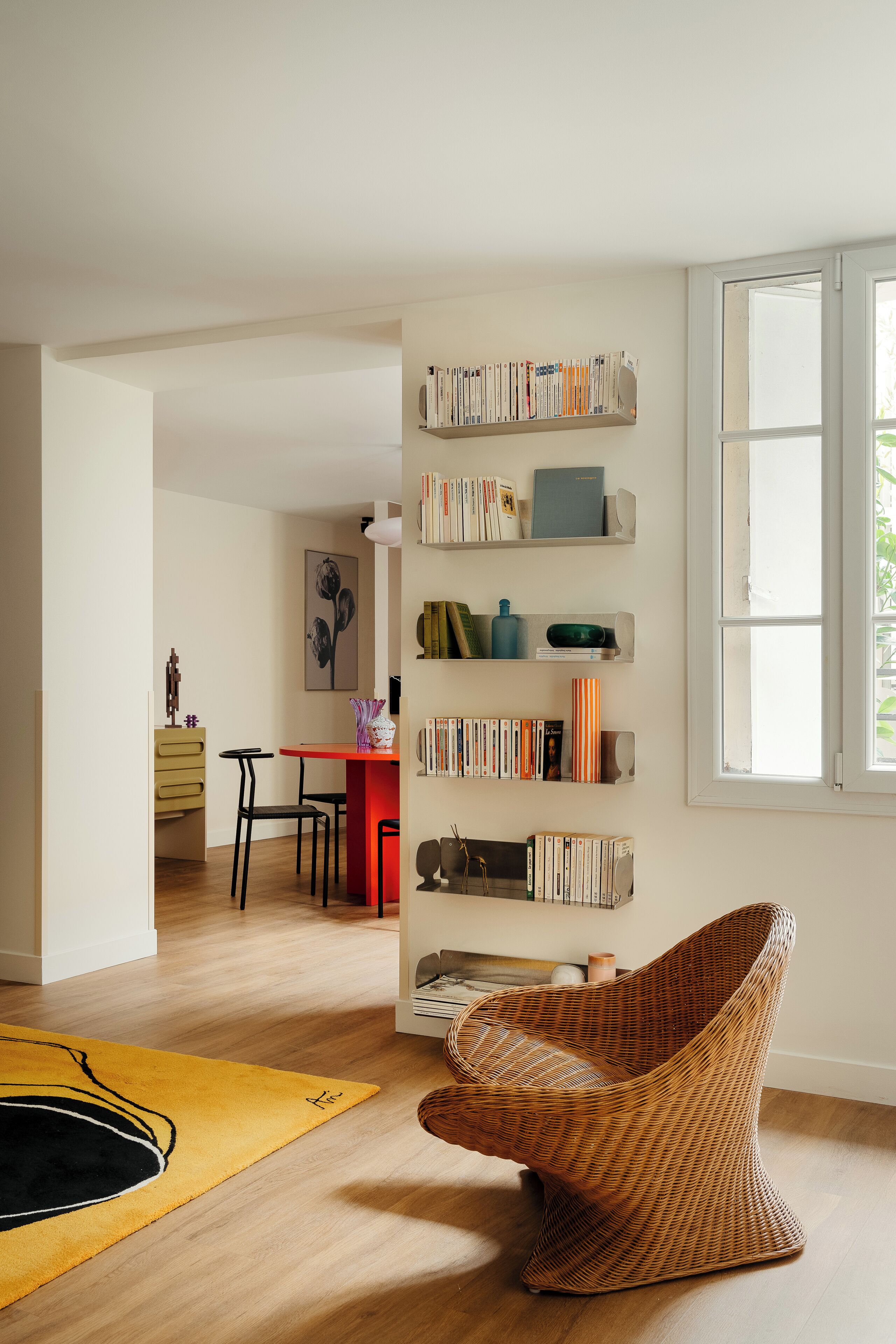 Lägenhet | Vardagsrum | 50-tums platt-tv med satellitkanaler