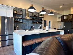 Fridge, microwave, oven, dishwasher - Big Wolf Barn: Where Big Groups Have Big Fun, Lakegfront in Jackson, MI. (Jackson)