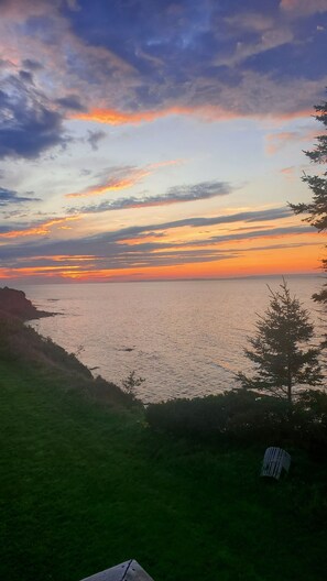 Beach/ocean view - The Cliffside Inn (Little Sands)