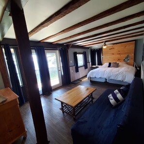 The Cabin Suite | Down duvets, free WiFi - The Cliffside Inn (Little Sands)