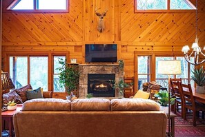 Smart TV, fireplace
