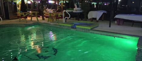 Innenpool, beheizter Pool
