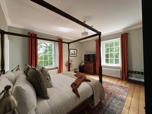 Romantic Double Room, Ensuite, Garden View | 1 bedroom, premium bedding, down comforters, pillowtop beds