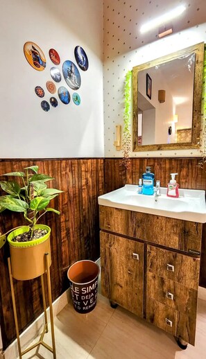 环保洗浴用品、吹风机、毛巾、肥皂