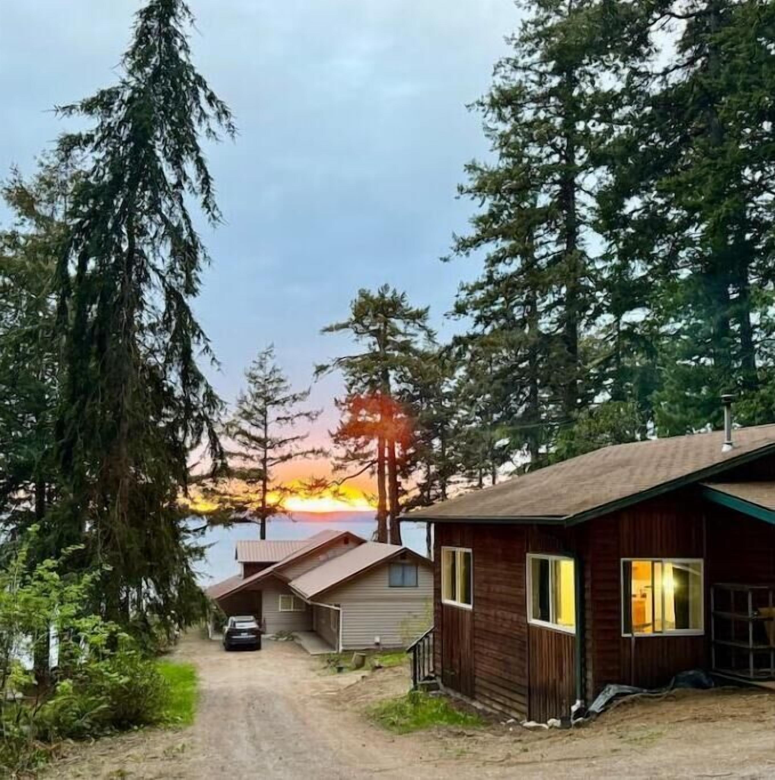 Luxe Cabin with Water View, Bonfire Pit, Near Beaches