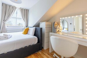 2 bedrooms, iron/ironing board, Internet, bed sheets