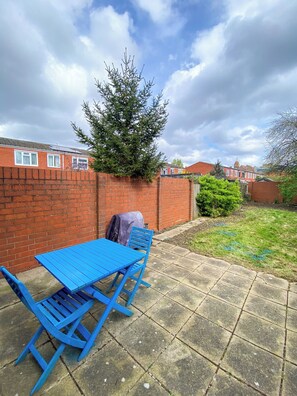 Outdoor dining - Spacious 3BD Home with Private Garden, Balham (London)