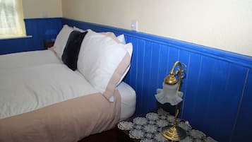 4 bedrooms, desk, iron/ironing board, WiFi