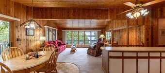 Gorgeous Chippewa Forest and Little Sand Lake @ backyard of this beautiful Cabin