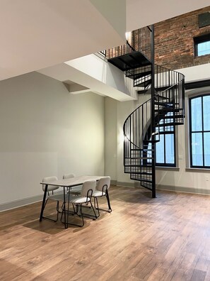 Interior - NFL DRAFT LUXURY PENTHOUSE APARTMENT (Detroit)
