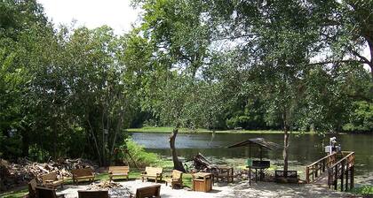 Riverside Lodge Resort