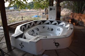 Outdoor spa tub - Escape! to the "Inn at the LC Ranch"~Bunkhouse! (Gila)