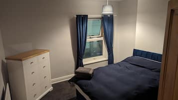 House | 2 bedrooms, iron/ironing board, free WiFi, bed sheets