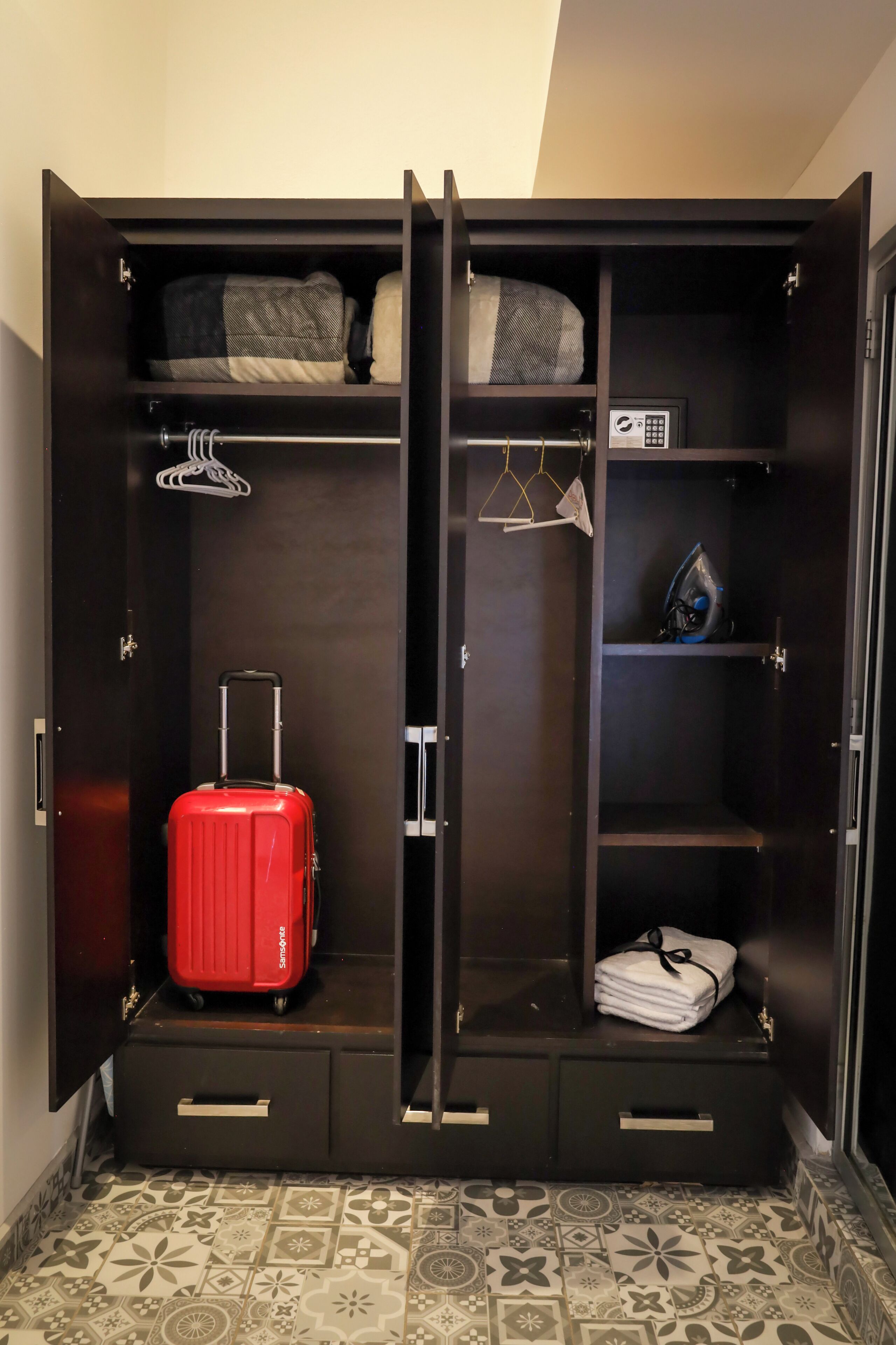 In-room safe, free WiFi