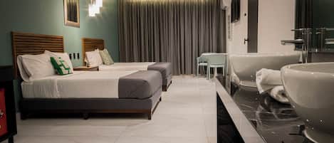 In-room safe, free WiFi