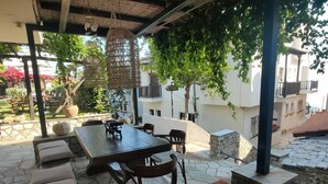 Front of property - Galini hotel (Zagora-Mouresi)