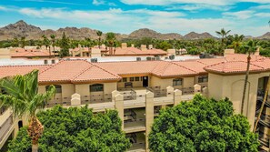 Exterior - Luxury 2BR in Biltmore Gated + Garage (Phoenix)