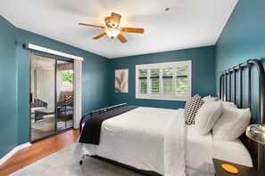 2 bedrooms, iron/ironing board, WiFi, bed sheets - Luxury 2BR in Biltmore Gated + Garage (Phoenix)