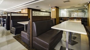 Restaurant - Super Townhouse Oak N7 Elite (Hyderabad)