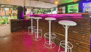 Bar (in der Unterkunft)