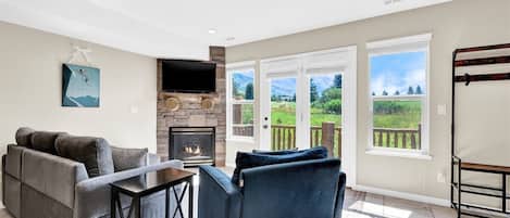 智能电视、壁炉