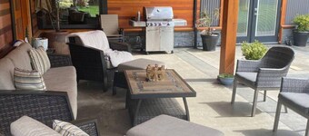 West coast 3 acres fenced home. With privacy, pet friendly, grass. Cedar Sauna