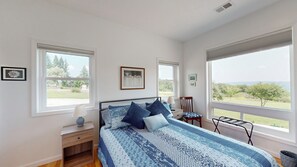 3 室のベッドルーム、アイロン / アイロン台、WiFi (無料)、ベッドシーツ