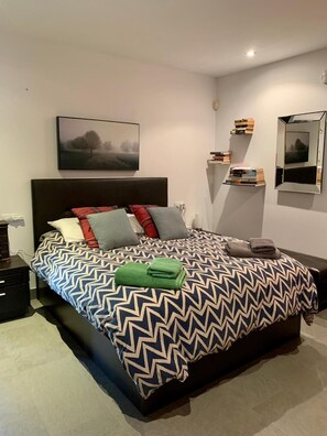 3 soverom, strykejern/-brett, reiseseng for barn og wi-fi