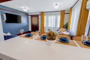 Dining - 2 Bedroom Craftsman : KING Bed : Views : Parking :: Between Disney/Universal (Whittier)