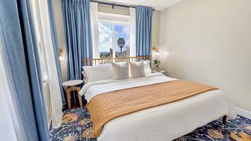 2 bedrooms, desk, iron/ironing board, travel cot