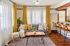 Smart TV, stereo - 2 Bedroom Craftsman : KING Bed : Views : Parking :: Between Disney/Universal (Whittier)