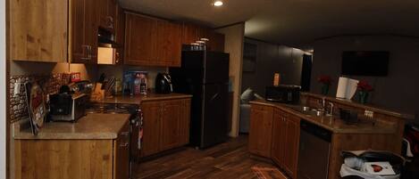 Micro-ondes, four, plaque de cuisson, lave-vaisselle