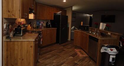 Cozy secluded home. Close to lakes, spacious yard for family & pet friendly!